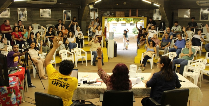 Docentes da UFMT em greve farão caravana para Brasília em “semana decisiva” de negociações com o governo federal