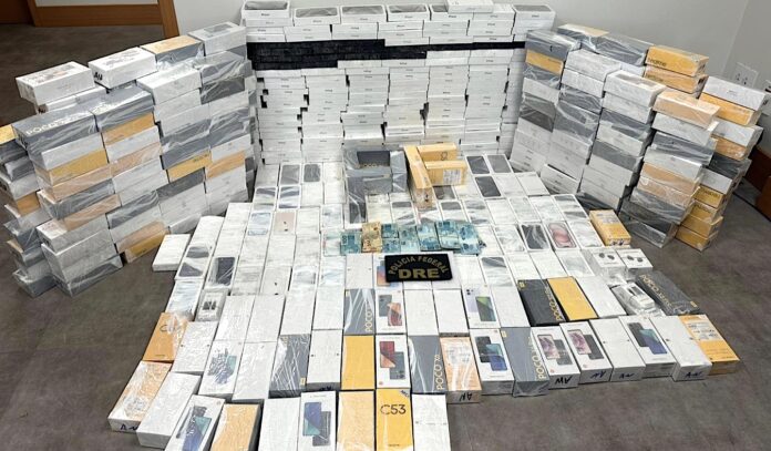 Homem é preso com 500 celulares de última geração em MT
