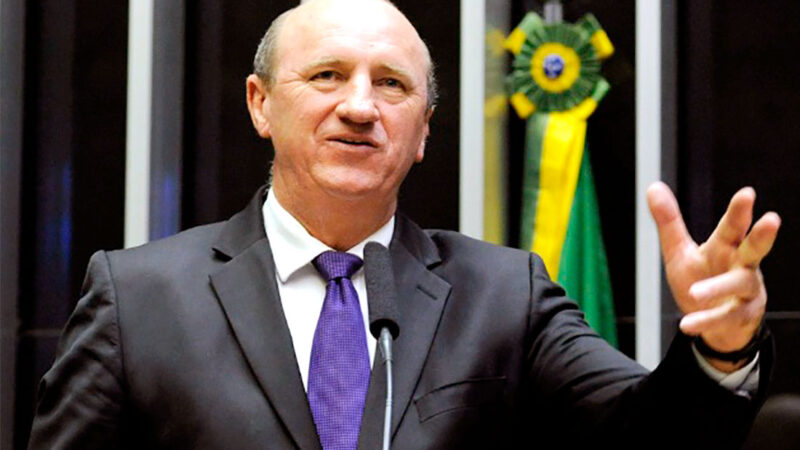 Neri Geller deixa ministério da Agricultura após denúncias de irregularidades em leilão de arroz