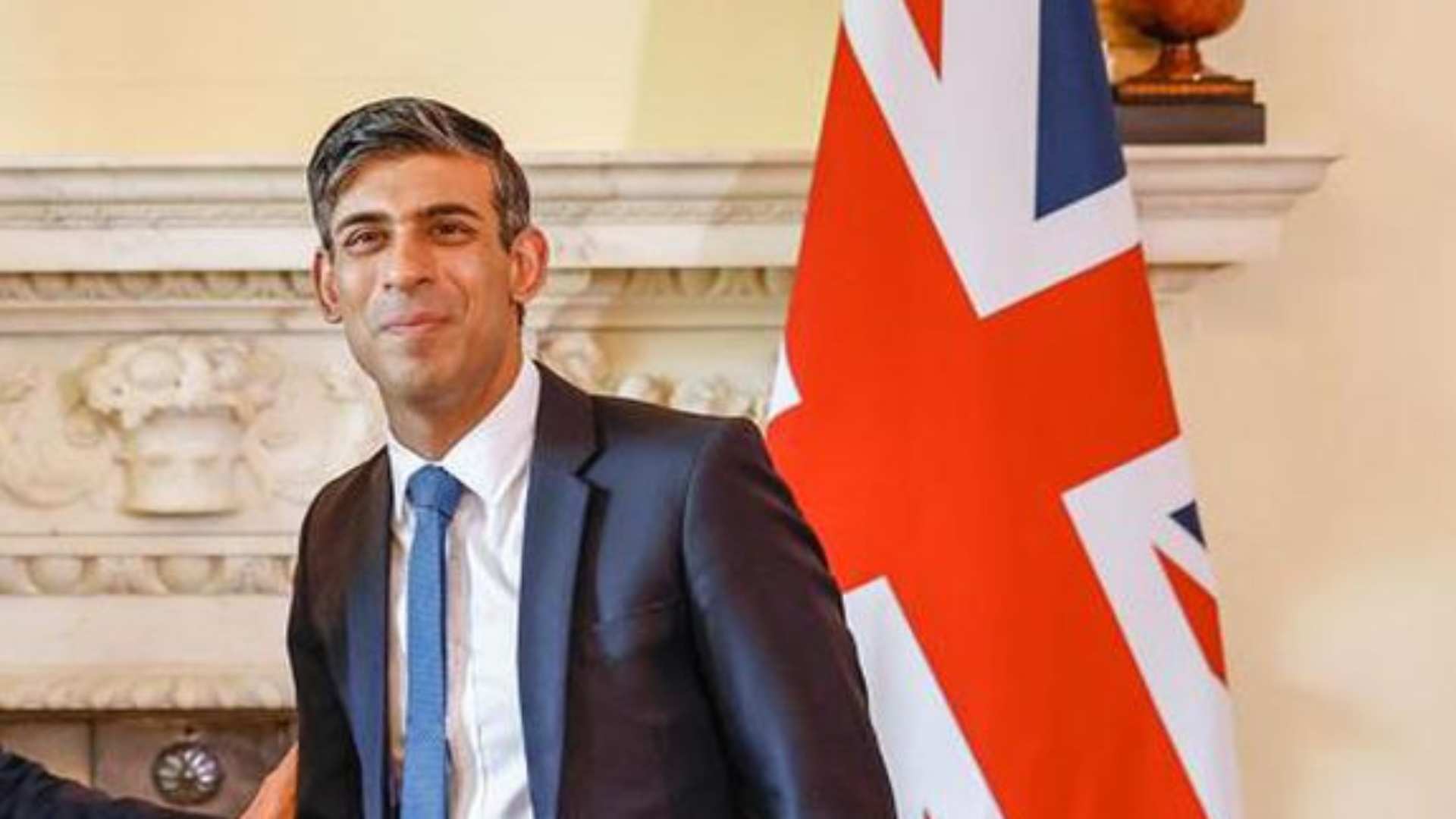 Primeiro-ministro do Reino Unido antecipa eleições e dissolve Parlamento