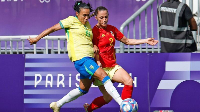 Com Marta expulsa, Brasil perde para Espanha e complica situação no futebol feminino nas Olimpíadas