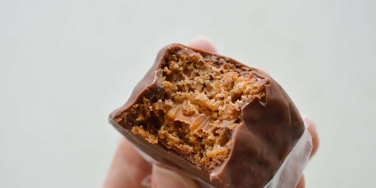 Como fazer pão de mel caseiro, fofinho e com cobertura