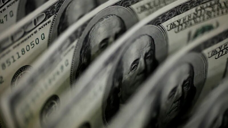 Dólar sobe para R$ 5,65 nesta segunda-feira (01/07)