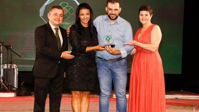 A Tv Super Sinop recebe prêmio Ação Empresarial no Destaque Empresarial ACES 2024