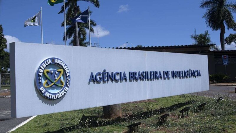 PF diz que Abin atuou ilegalmente em favor de filhos de Bolsonaro