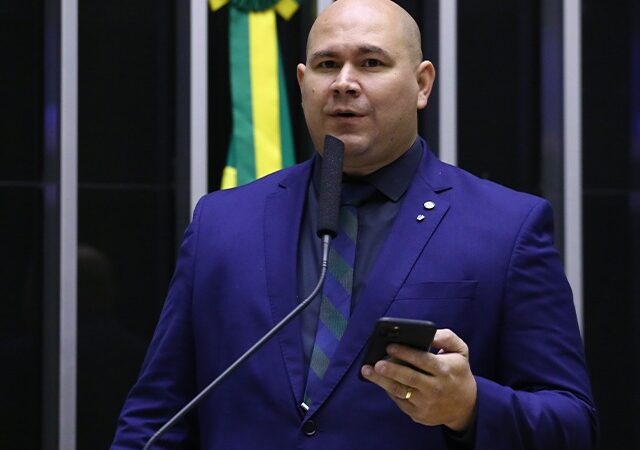 Abílio Brunini segue líder em rejeição para prefeito da capital; Kennedy é o menos conhecido do eleitorado
