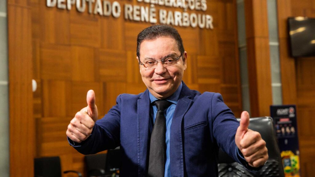 Botelho registra candidatura e declara patrimônio de R$ 3,3 milhões; vice na chapa possui R$ 1,6 milhão