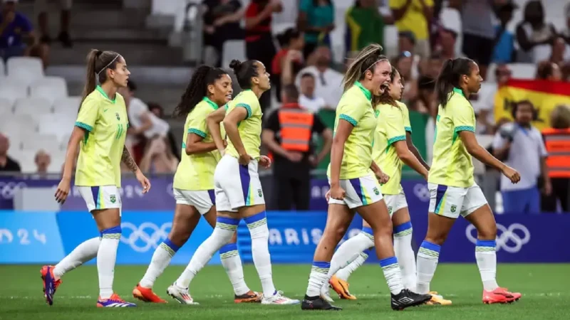 Com vitória sobre a campeã mundial Espanha, Brasil retorna à final feminina após 16 anos