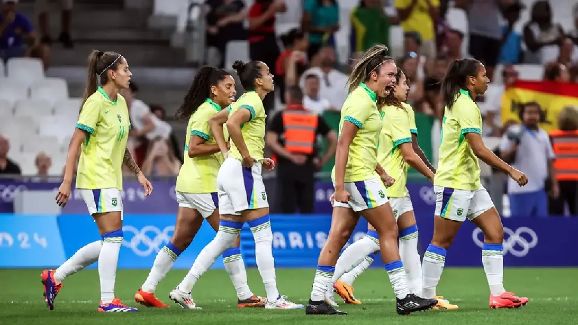Com vitória sobre a campeã mundial Espanha, Brasil retorna à final feminina após 16 anos