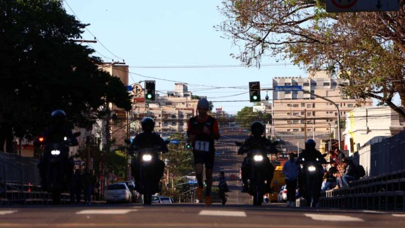 Emocionado, atleta que passou 15 anos sem correr vence Corrida do Facho