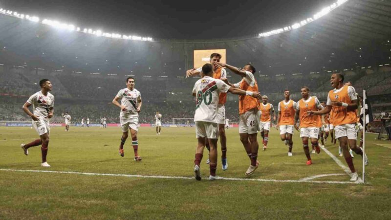 Fluminense vence Atlético-MG no Mineirão e dorme fora da zona de rebaixamento do Brasileiro