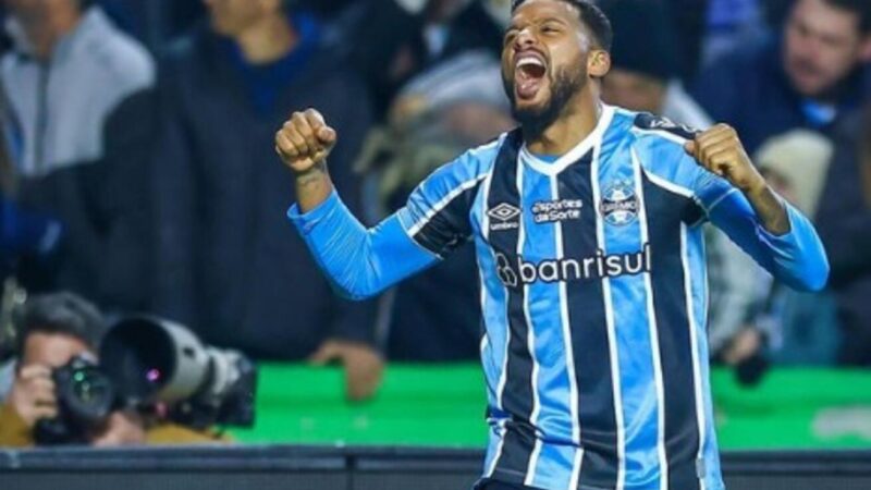 Grêmio vence Flu de virada com dois de Reinaldo e sai na frente nas oitavas da Libertadores