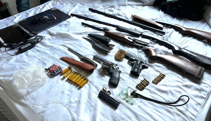 Polícia cumpre mandado em Sinop contra sites piratas de música; armas apreendidas