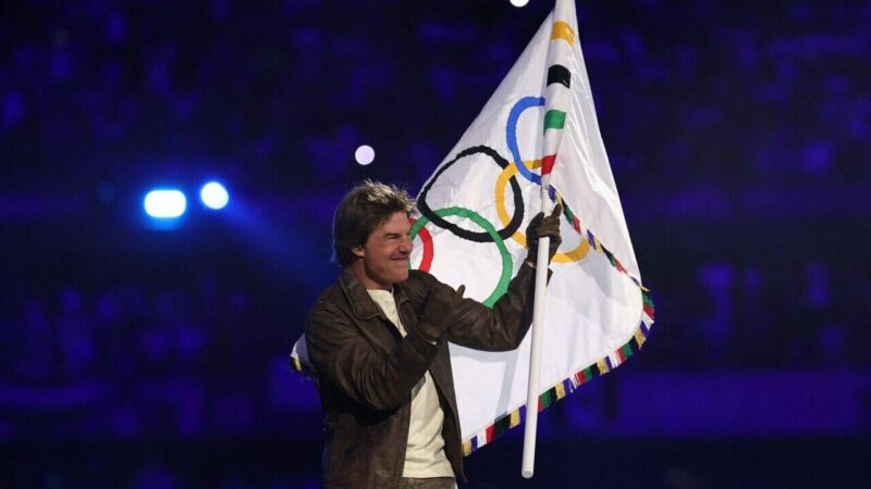Paris entrega bastão para Los Angeles 2028 no encerramento das Olimpíadas