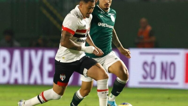 São Paulo avança às quartas da Copa do Brasil com briga e selvageria no fim do jogo em Goiânia