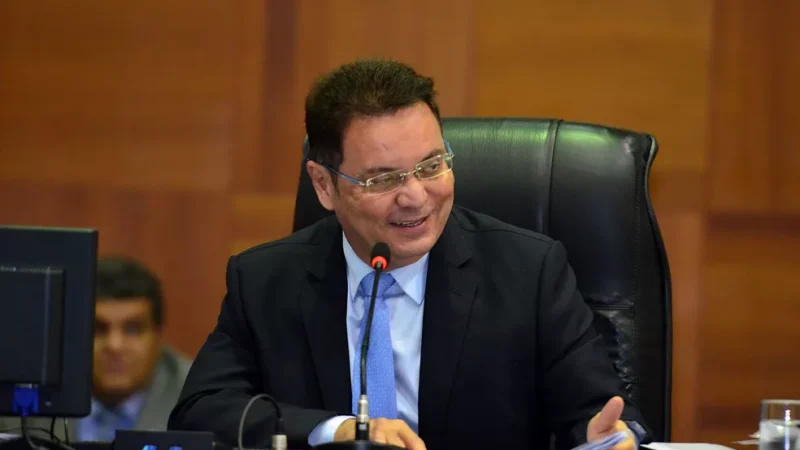 Botelho pede licença da Assembleia por 4 meses; secretário deve assumir vaga