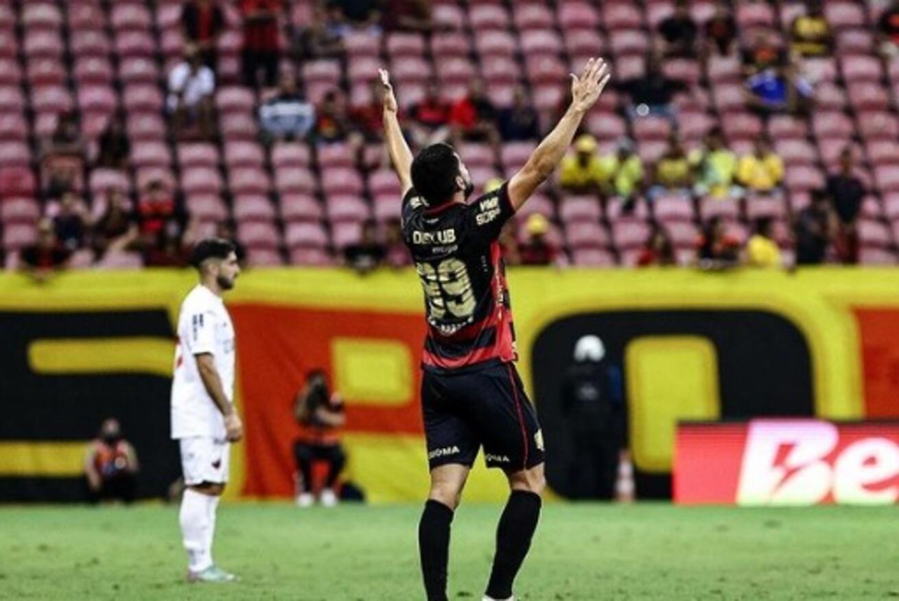 Zé Roberto faz 2 gols, Sport vira sobre o Ituano e encosta no G-4 da Série B