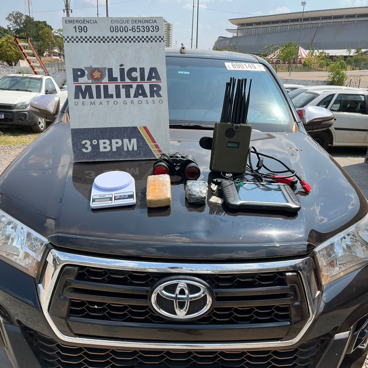 Polícia Militar prende dois homens e recupera caminhonete furtada em Cuiabá