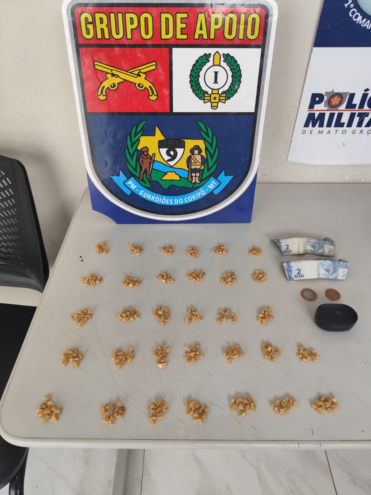 PM prende homem com 318 pedras de pasta base de cocaína em Cuiabá