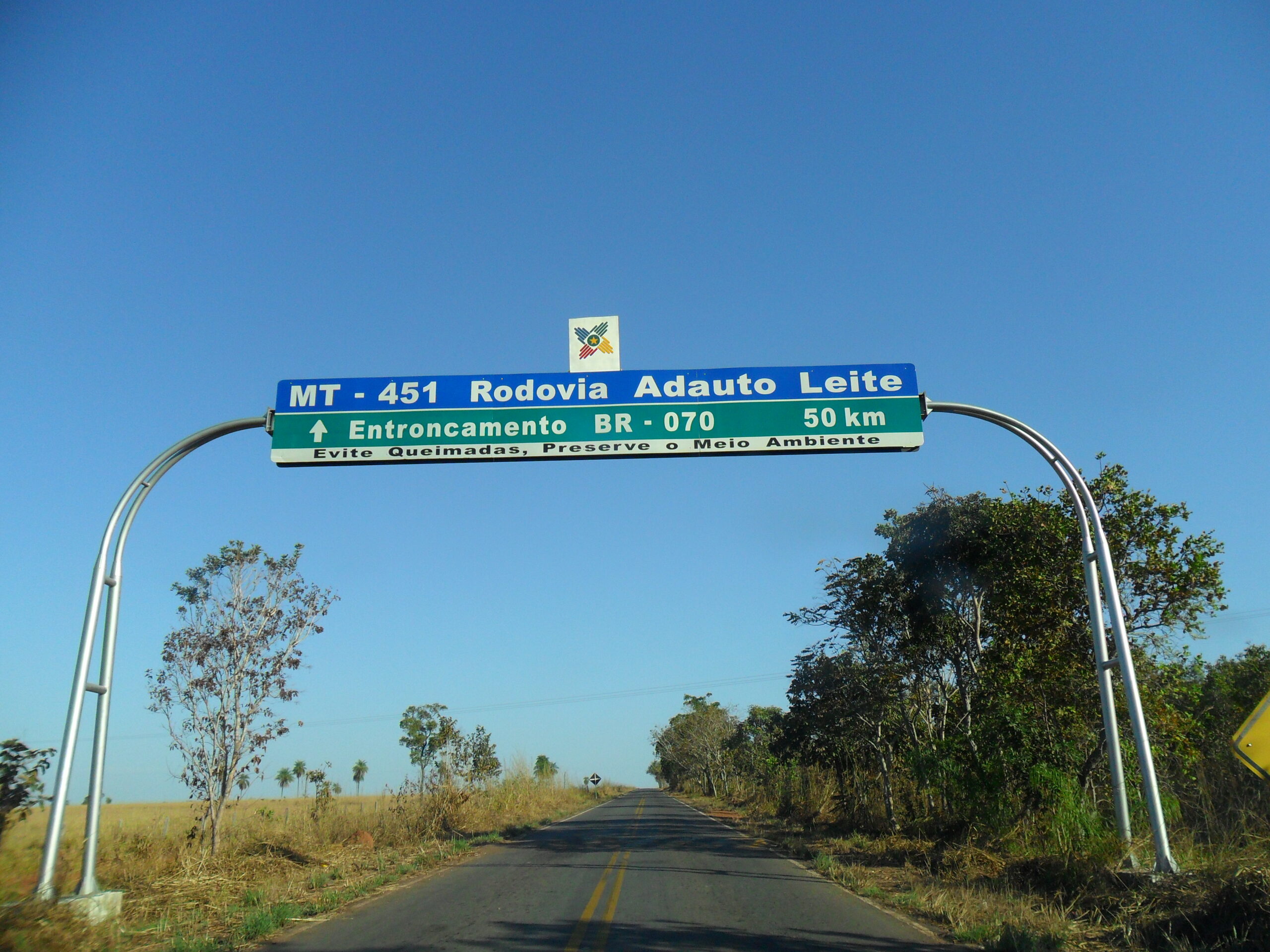 Sinfra licita restauração de 50 km da Rodovia Adauto Leite em Poconé