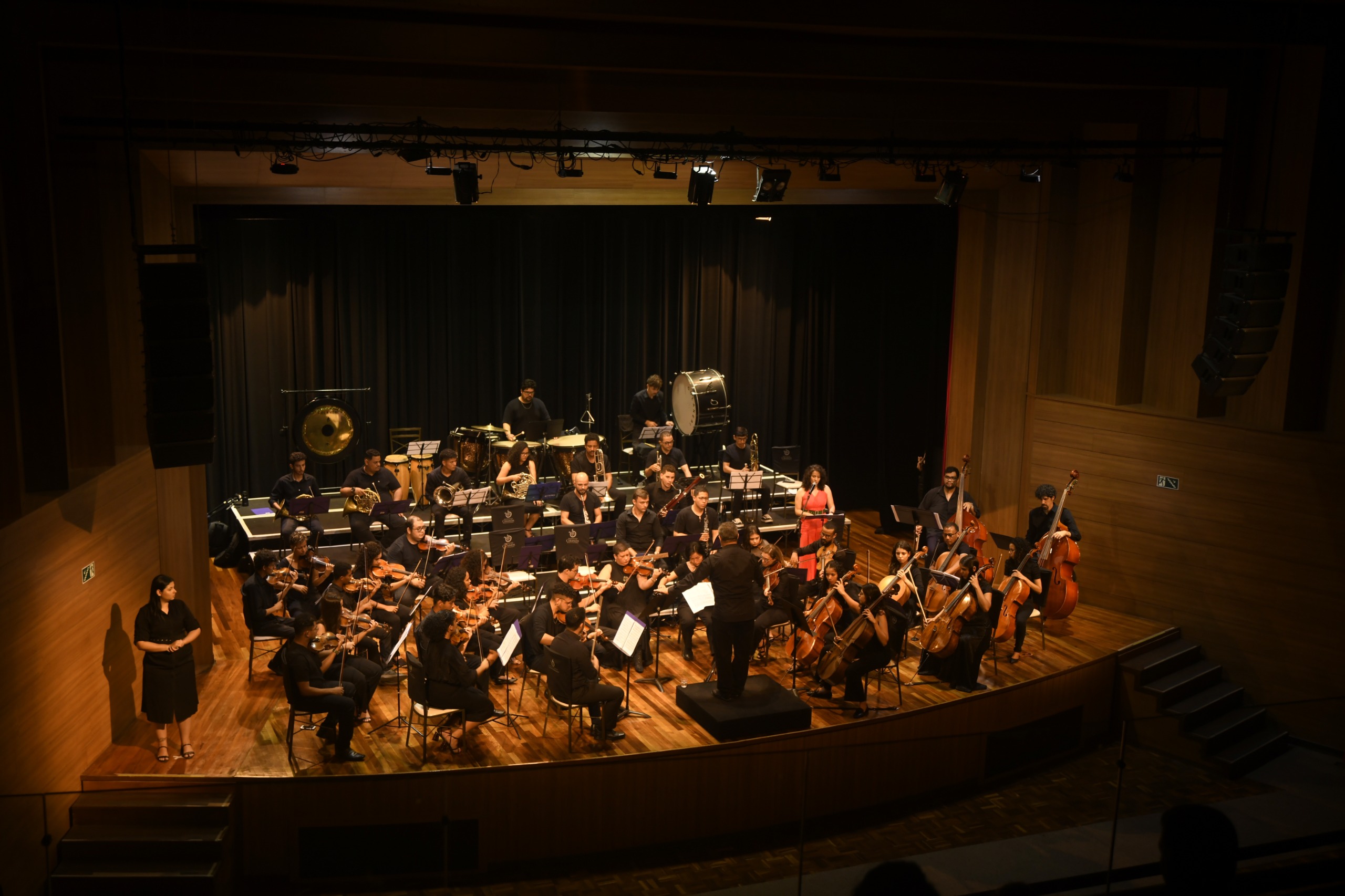 Concerto Cenas da Noite Sertaneja e espetáculo pelo Dia das Crianças estão na programação cultural da semana