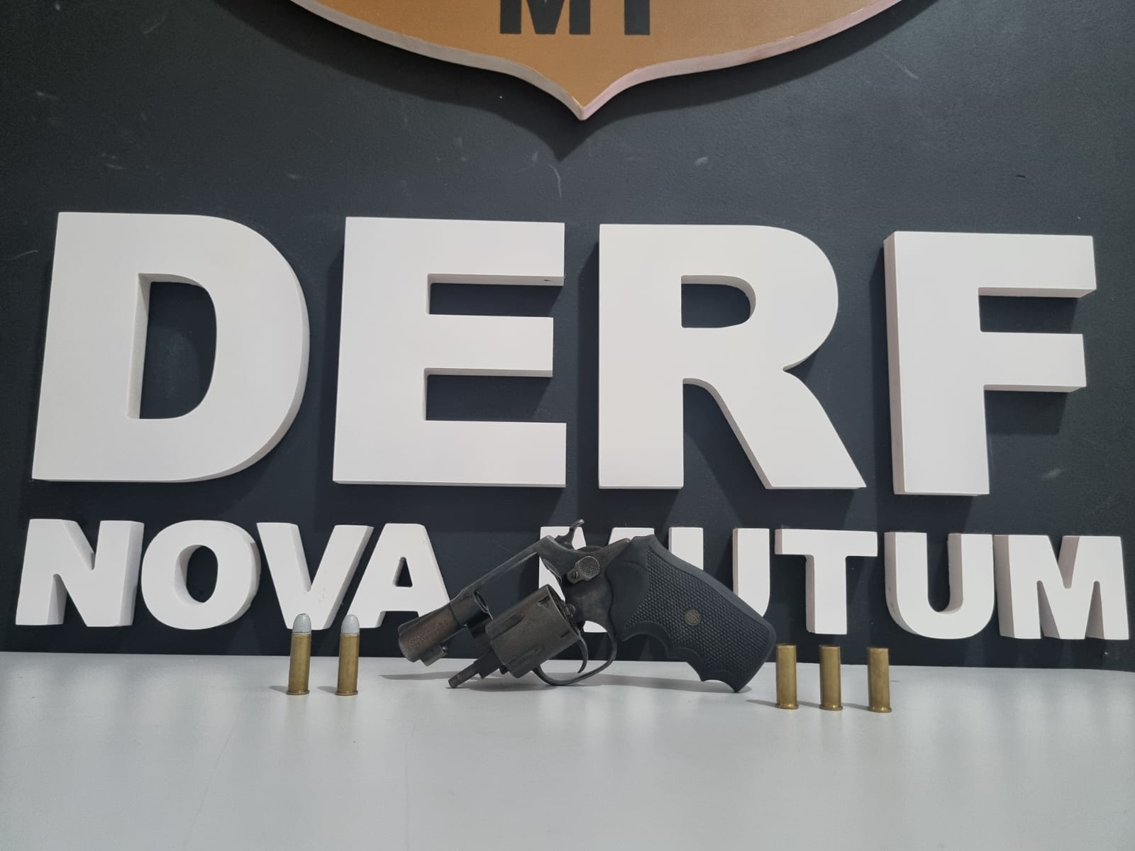 Investigado por tráfico é preso pela Polícia Civil em posse de arma de fogo em hotel em Nova Mutum