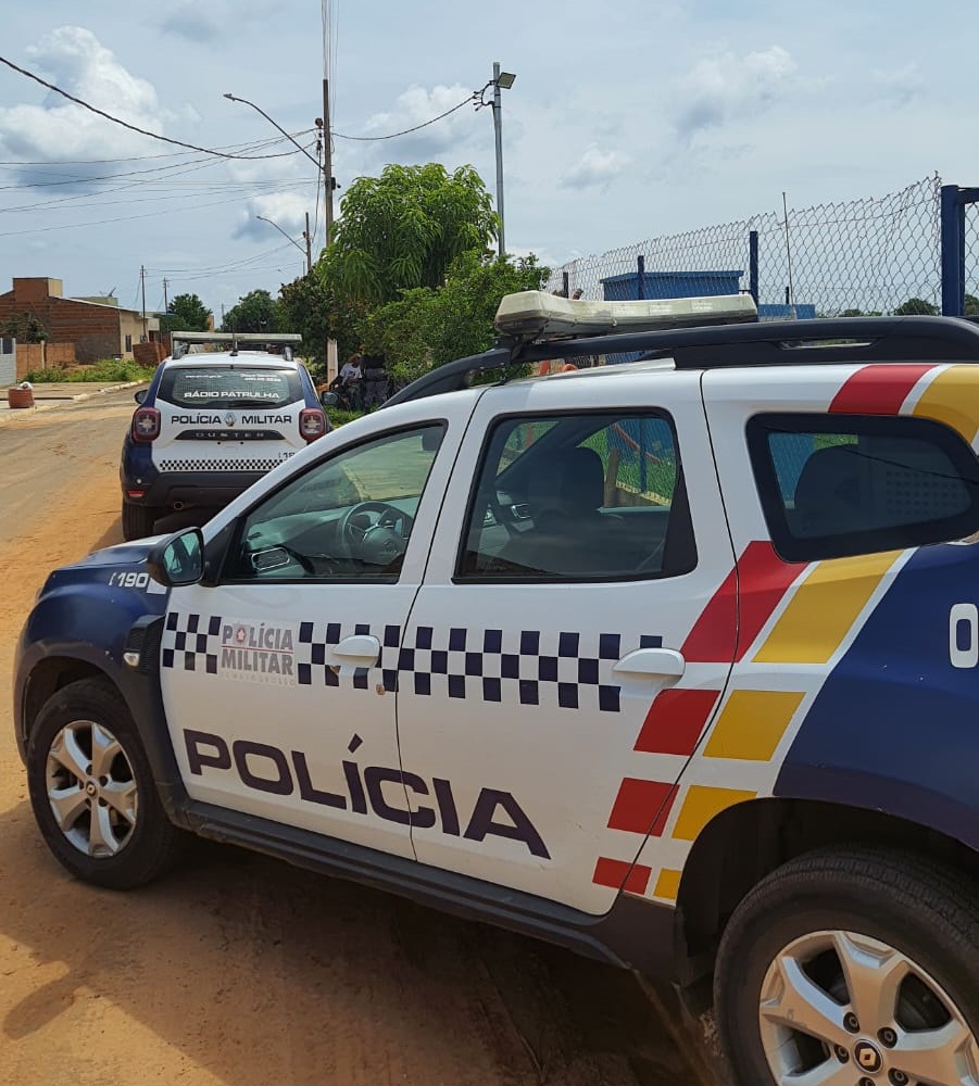 Polícia Militar impede invasão de terras e encaminha uma pessoa para delegacia