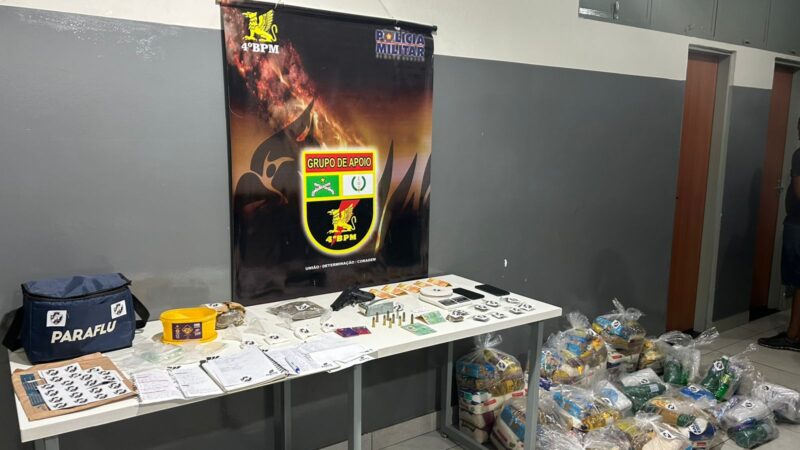 PM apreende 17 cestas básicas entregues por organização criminosa, drogas e arma de fogo