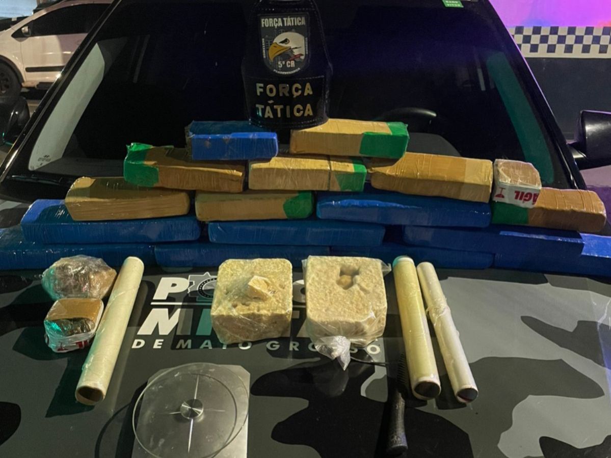 Polícia Militar localiza e apreende 18 tabletes de maconha e cocaína