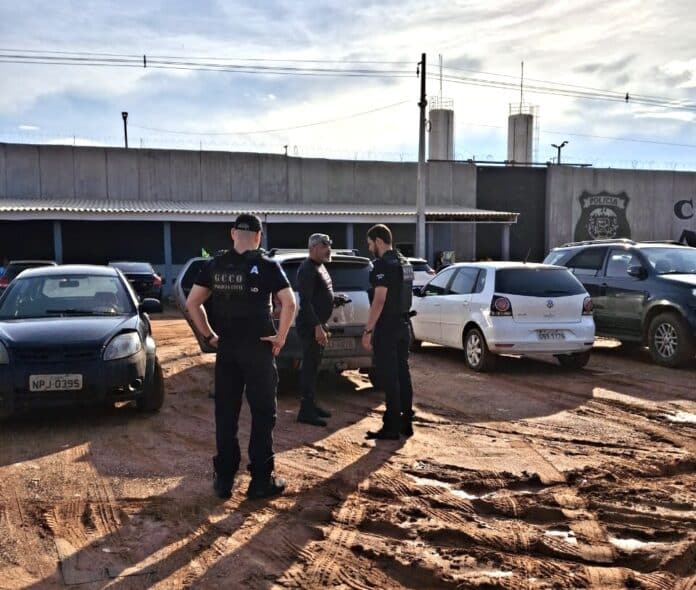 Polícia cumpre 30 ordens de prisões e buscas por tráfico e homicídios em Sorriso, Sinop, Cuiabá e VG; policial penal preso