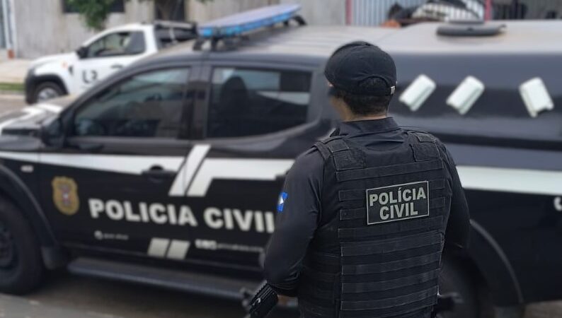 Polícia Civil prende cinco pessoas em flagrante por extorsão a moradora de Confresa