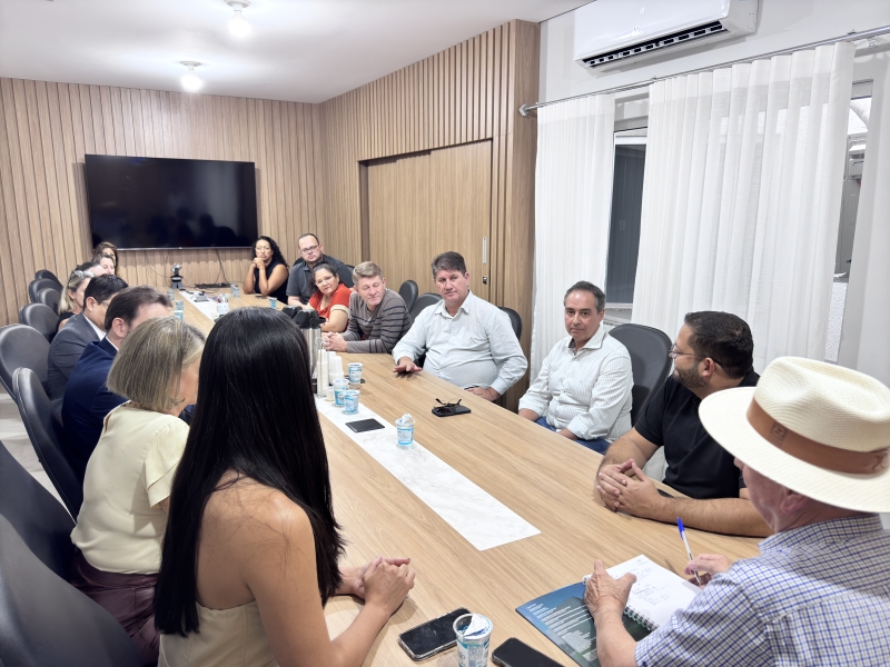 Prefeito e vice eleito definem novos secretários