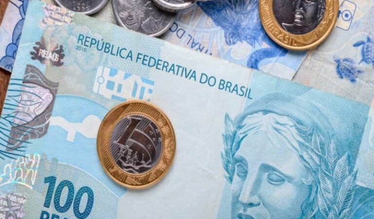Salário mínimo de R$ 1.518 começa a valer em janeiro