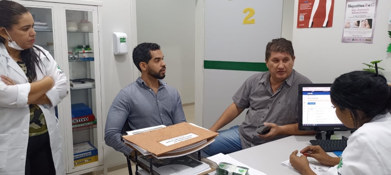 Secretário de Saúde supervisiona serviços em UBS com gestão terceirizada