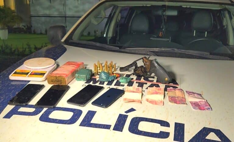 Polícia Militar de Santa Carmem Realiza Apreensão de Armas e Drogas