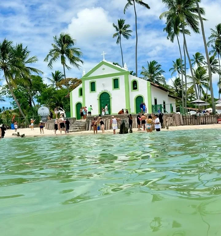 Lugar Lindo Capela de São Benedito , Na Praia dos Carneiros , PE