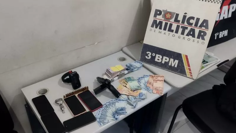 Polícia Militar prende homem por roubo com reféns em farmácia em Cuiabá