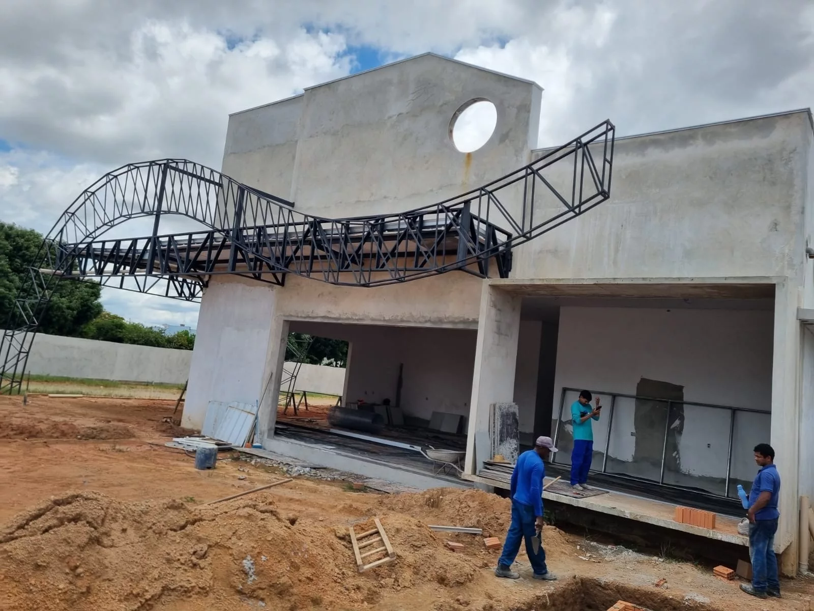 Obra do CEM estourou o orçamento em R$ 1 milhão