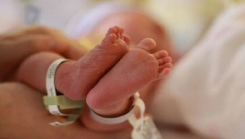 Bebê indígena de 10 meses morre no hospital com sinais de abuso sexual