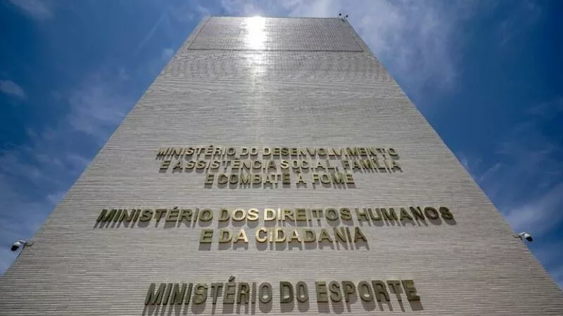 Lula cria novo Conselho dos Direitos da Pessoa com Deficiência