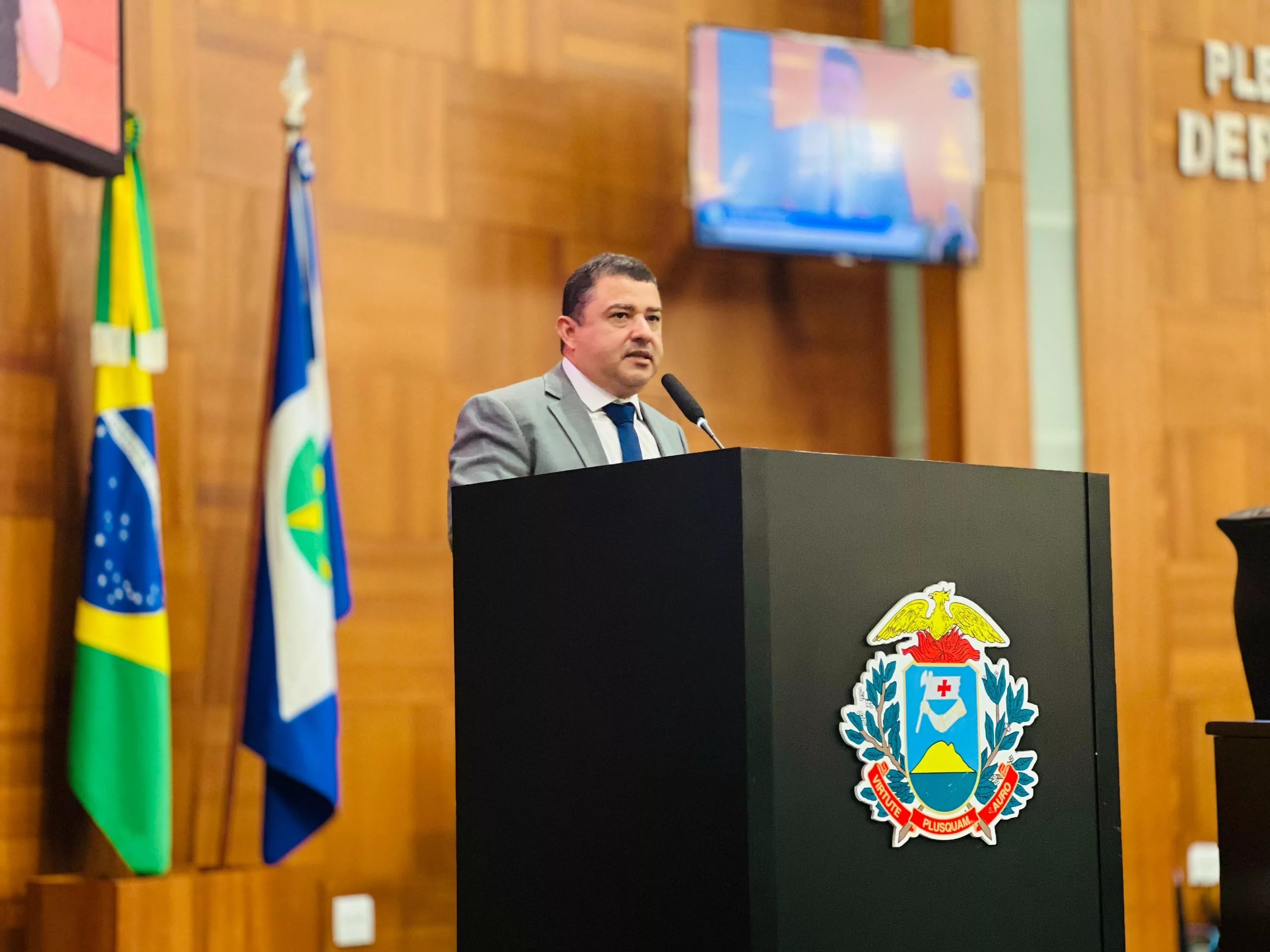 Projeto de autoria de Adenilson Rocha que garante sala para acolher vítimas de violência em hospitais públicos é aprovado na AL