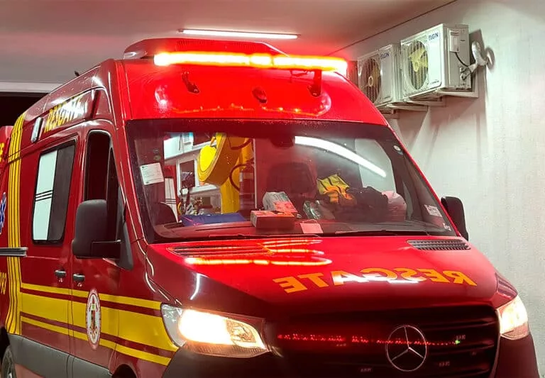 Motociclista fica ferido ao atropelar gato e cair de moto em Sinop