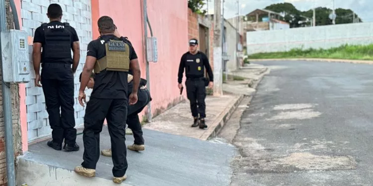 Pastor é alvo de operação suspeito de forçar empresas a comprar água de facção