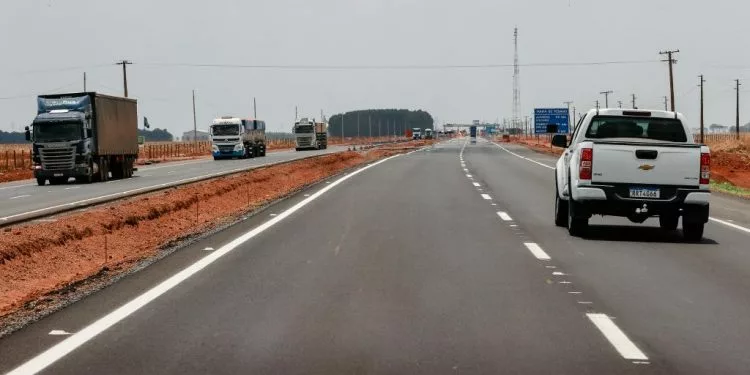 Governo de Mato Grosso assina ordem de serviço para duplicação da BR-163 entre Lucas e Sorriso
