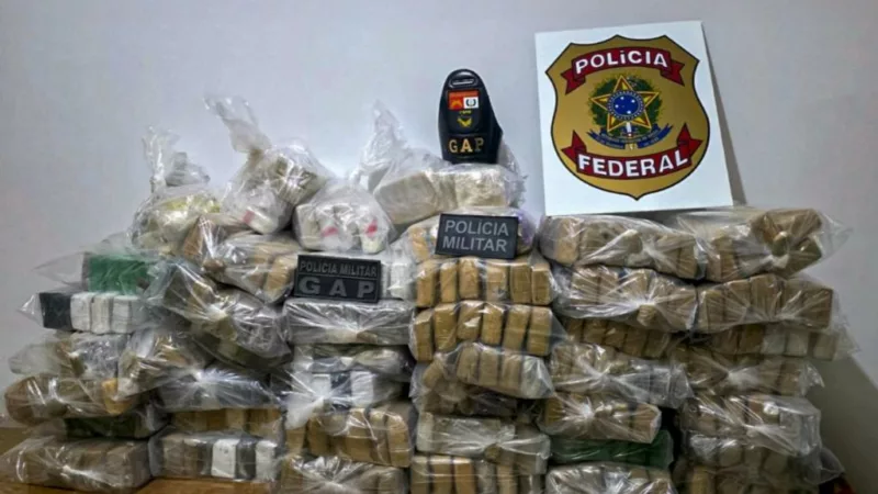Polícias Militar e Federal apreendem 233 quilos de drogas durante ação conjunta em General Carneiro