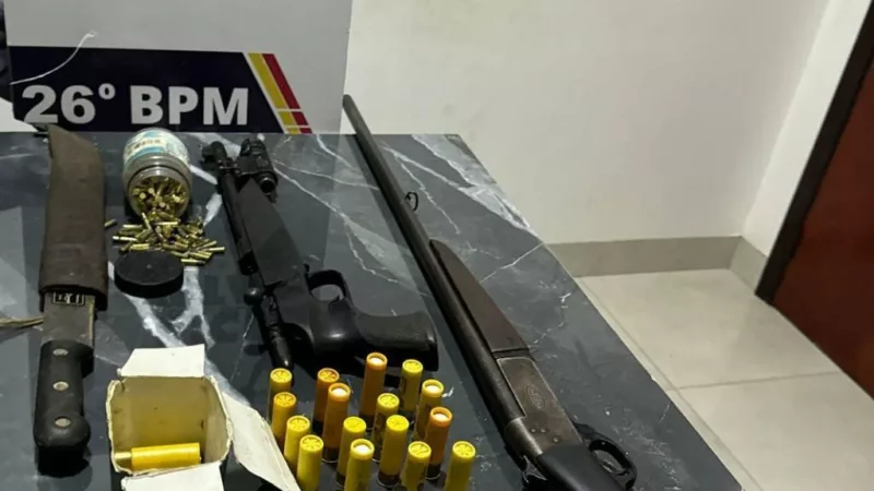 Homem é preso após ameaçar esposa e filhas com facão e armas de fogo em Nova Mutum