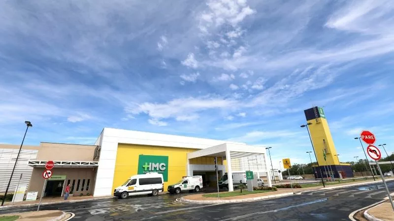 Homem é baleado na madrugada desta segunda e morre no HMC