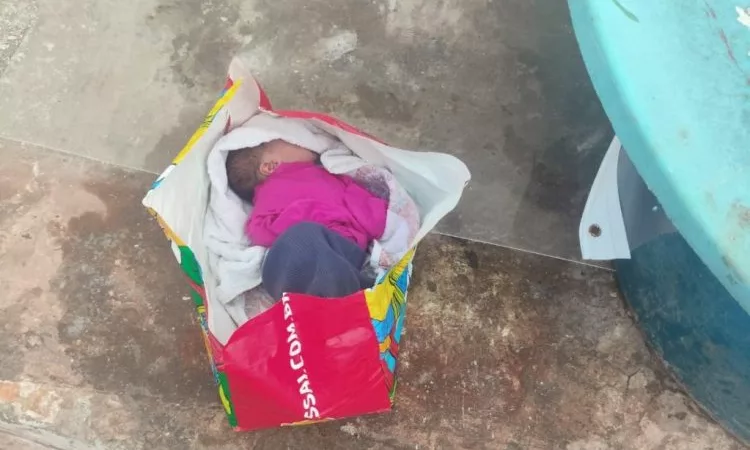 PM prende mulher que abandonou bebê dentro de sacola em Cuiabá