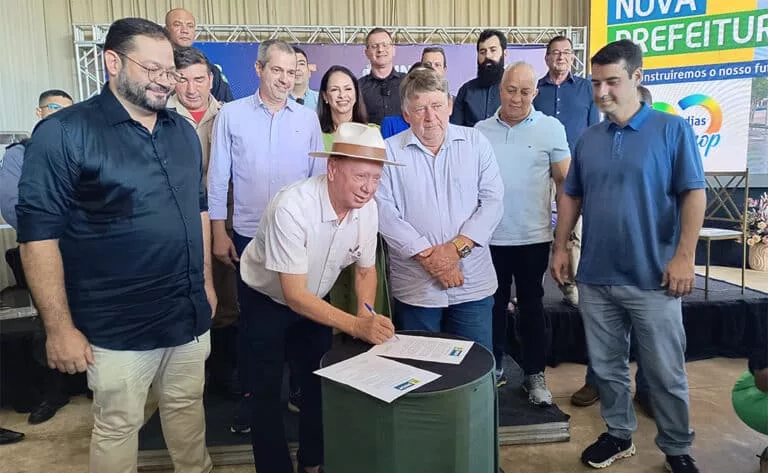 Prefeito assina ordem para iniciar construção da nova prefeitura de Sinop; R$ 82 milhões