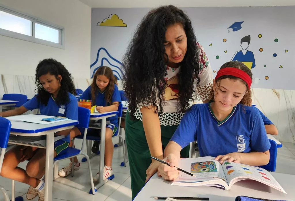 Piso salarial de professor da Rede Estadual de MT atrai candidatos para concurso público da Seduc